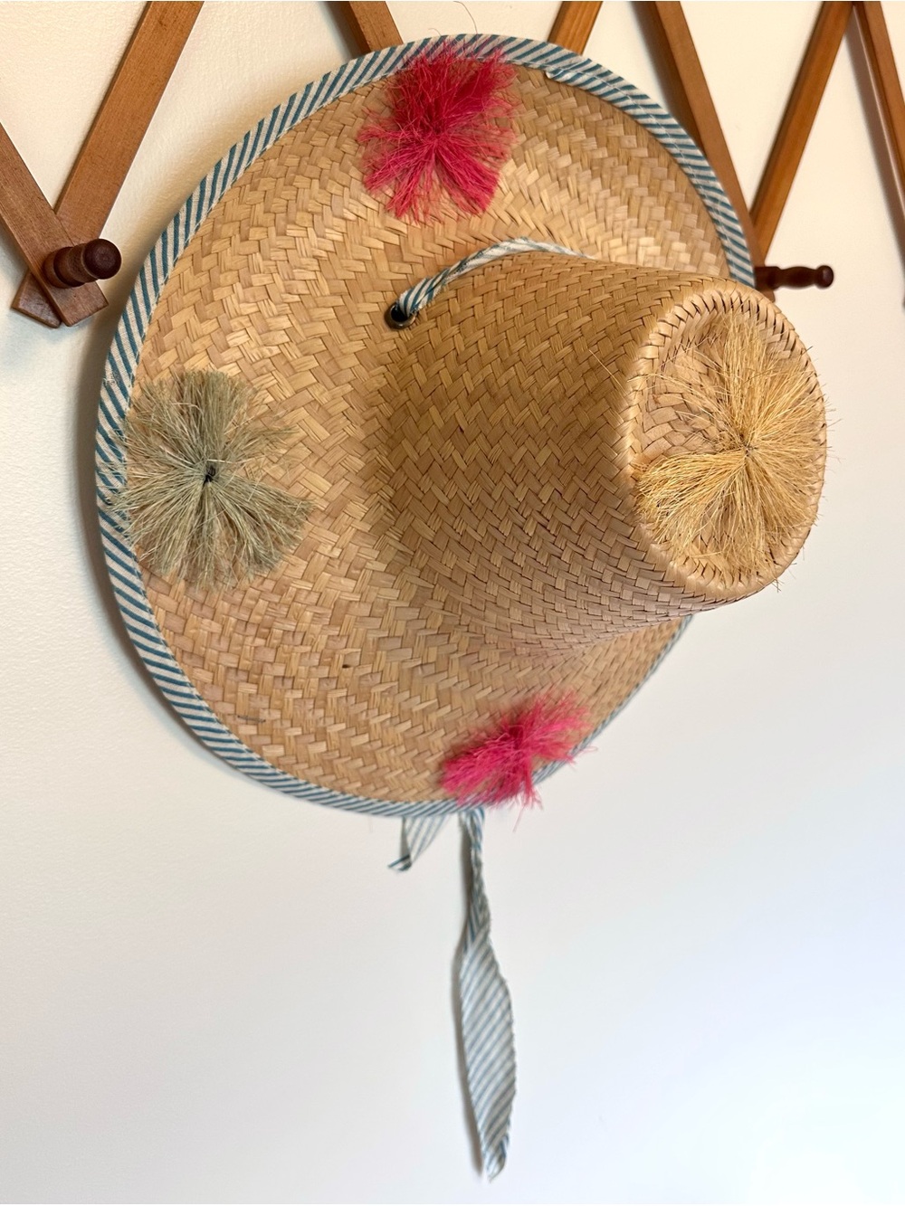 Vintage 1950s Straw Sun Hat with Raffia Details - Rare Mid-Century MCM - Picture 4 of 10